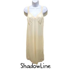 Shadow line nylon full length slip lace trim cream ivory Vintage